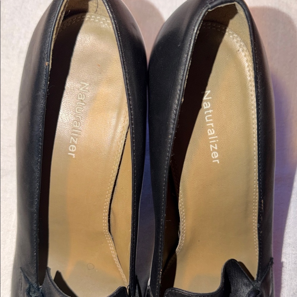 Naturalizer Women's Classic Black Leather Block Heel Pumps - Slip On Size 10 - Picture 7 of 11